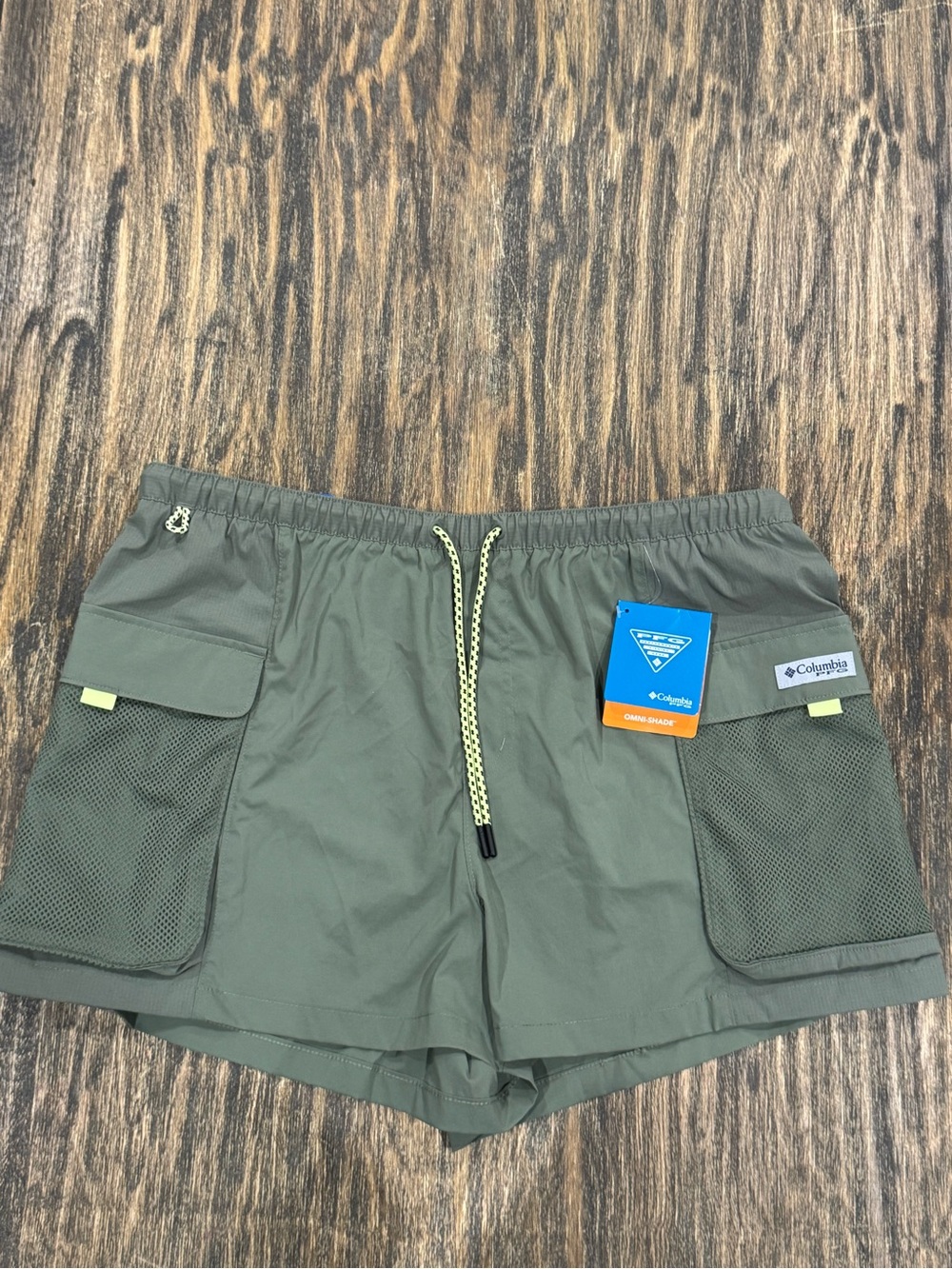 Columbia PFG Open Water Shorts Women’s Large Green Omni-Shade UPF 50 NWT